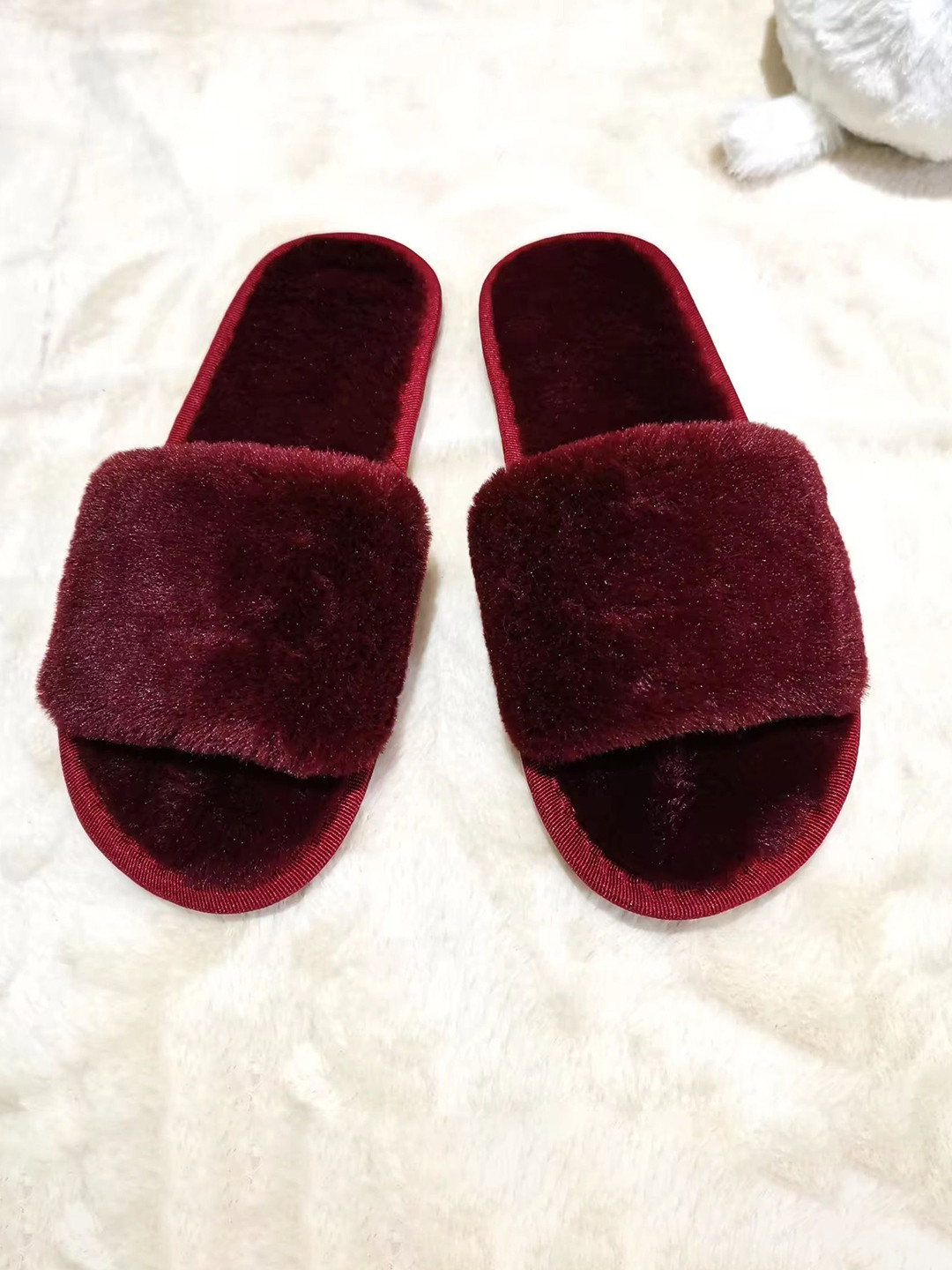 WOLVESDEN CrossBand Women Self Design Room Slippers