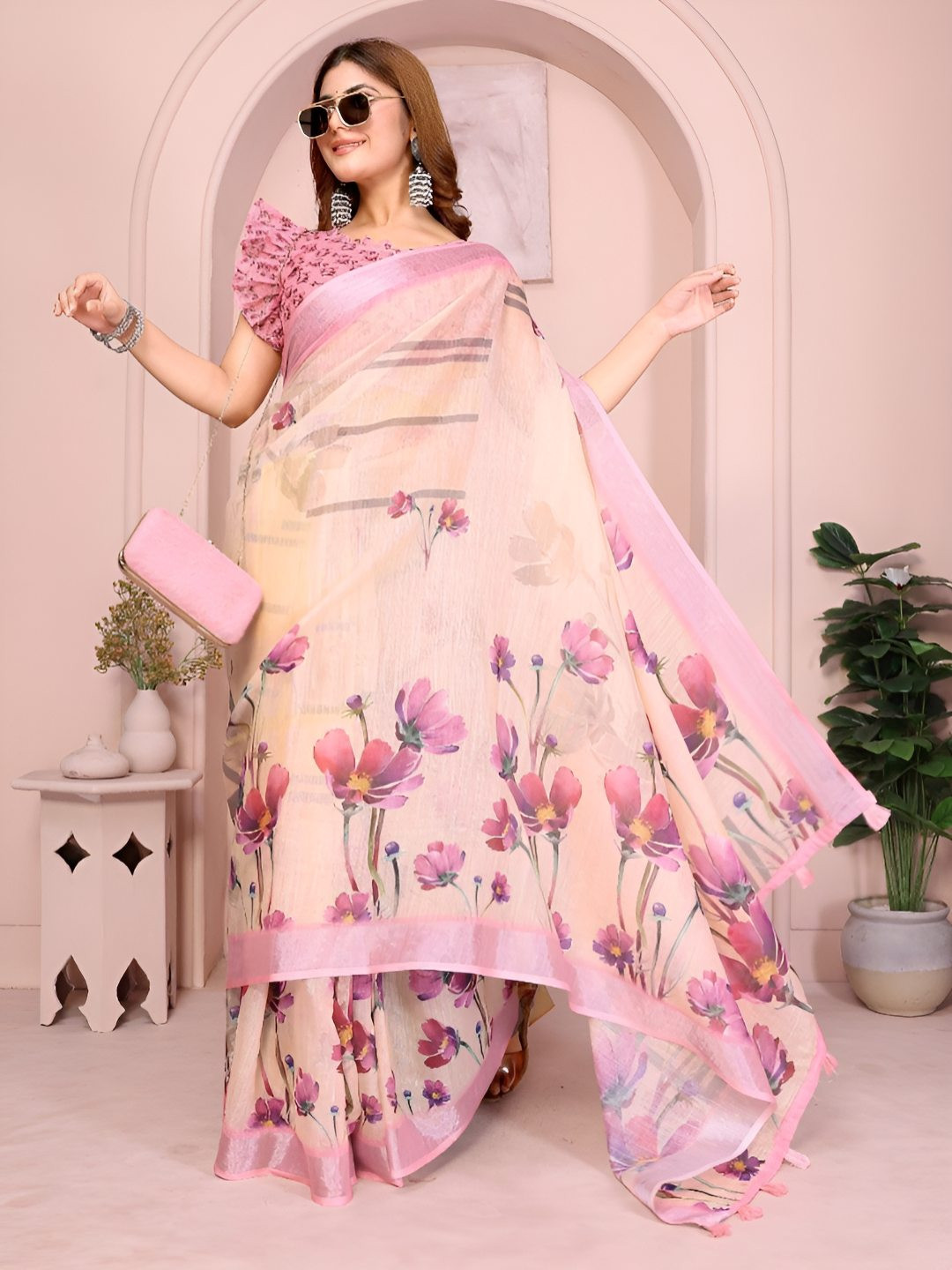 MANSHA GARMENT Floral Printed Saree