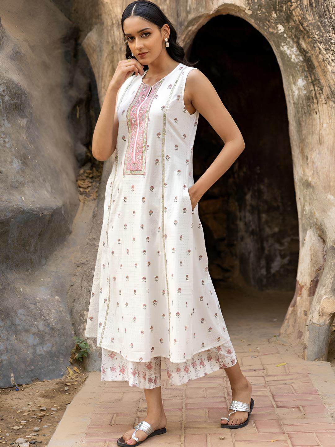 TERHA TAALI Floral Printed Pure Cotton Notch Neck A-Line Kurta With Trousers