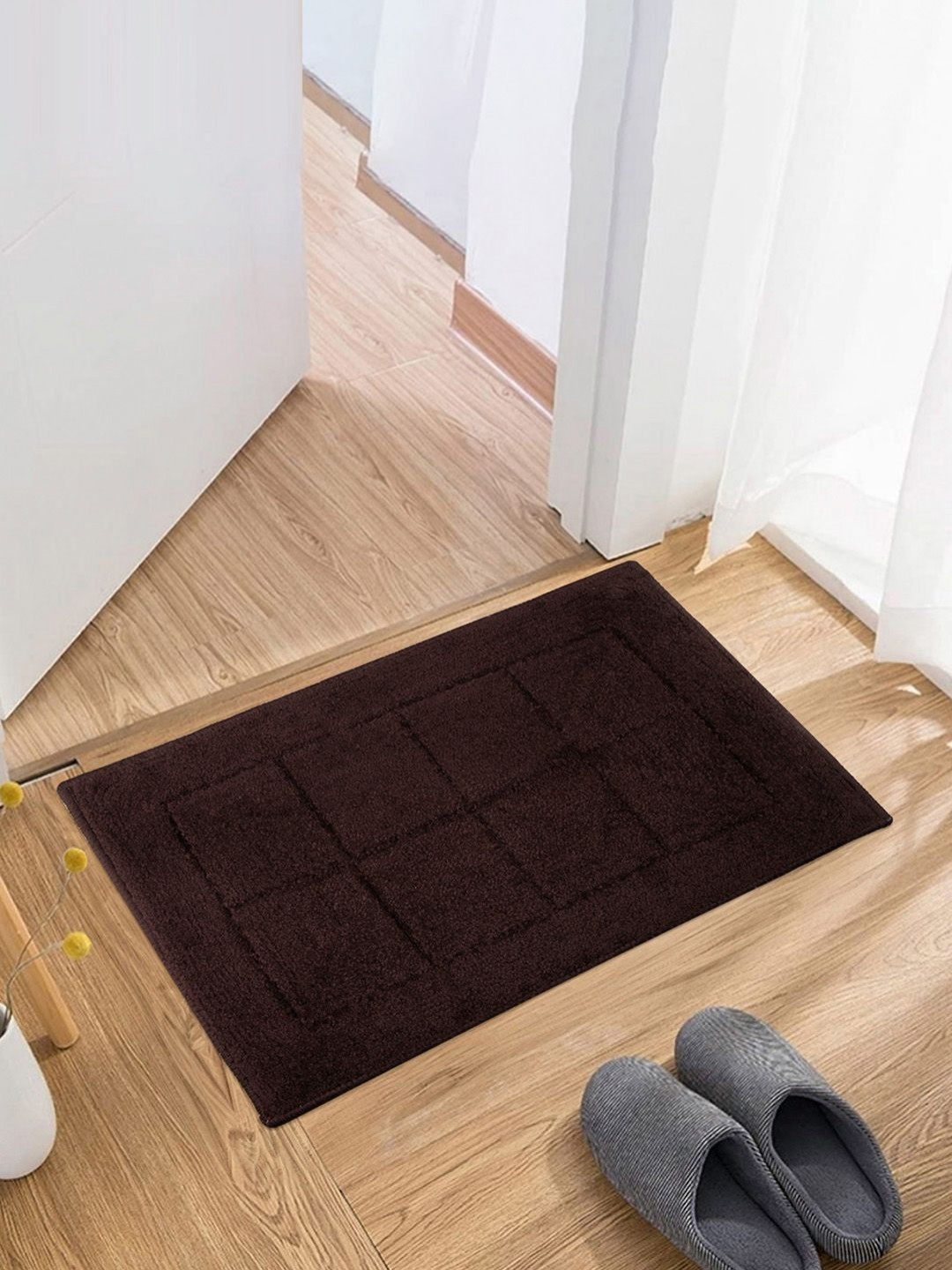 Aura Brown And Black Checked Anti-Skid Velvet Doormat