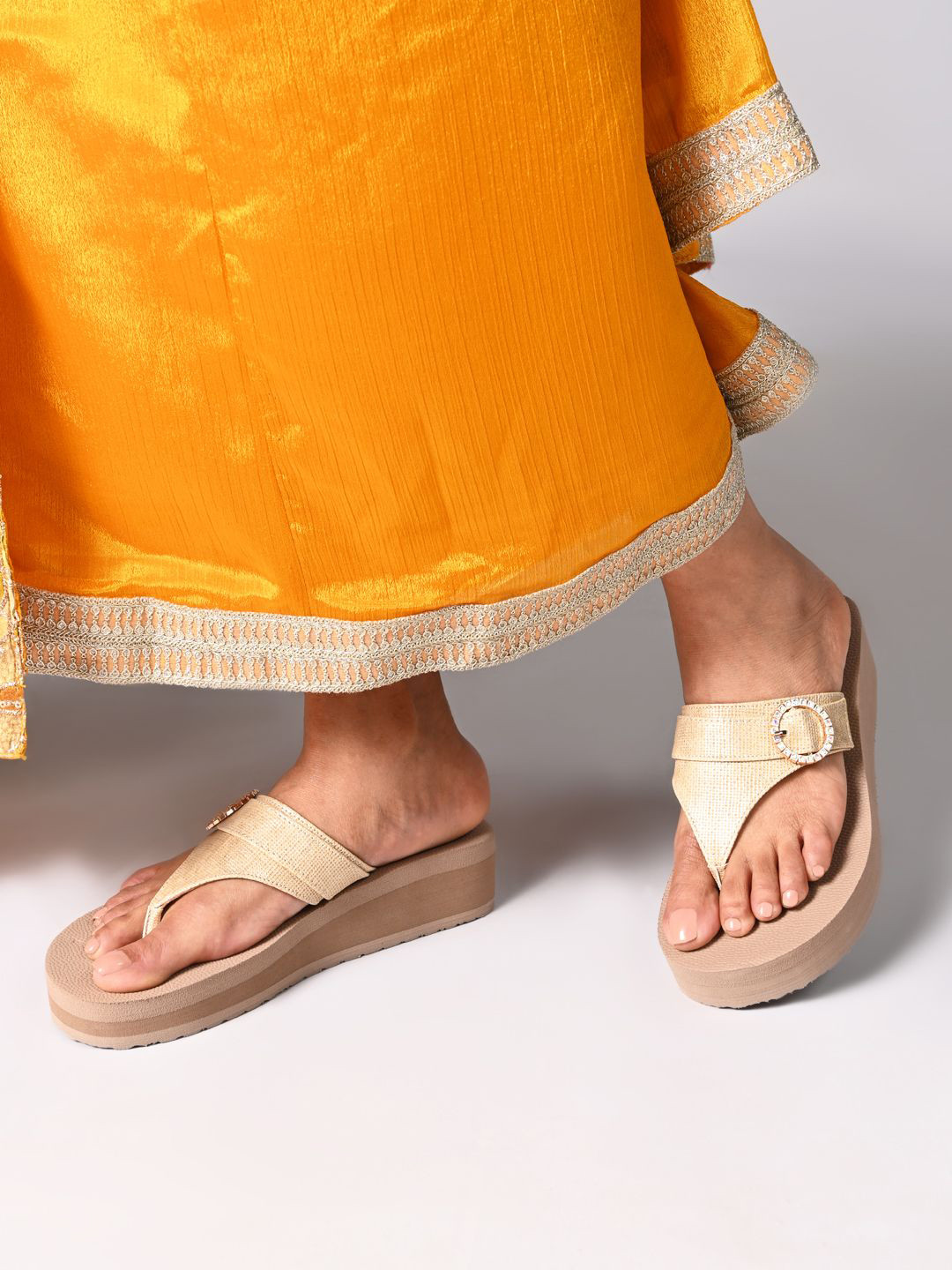 CAI Women Gold Thong EVA Platform