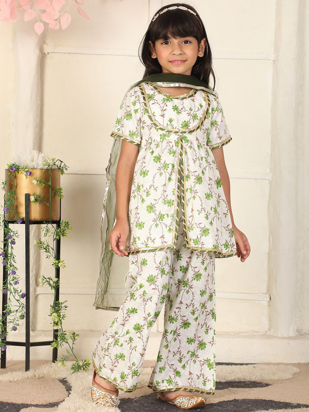 Cutiekins Girls Floral Printed Regular Gotta Patti Kurta with Palazzos & Dupatta
