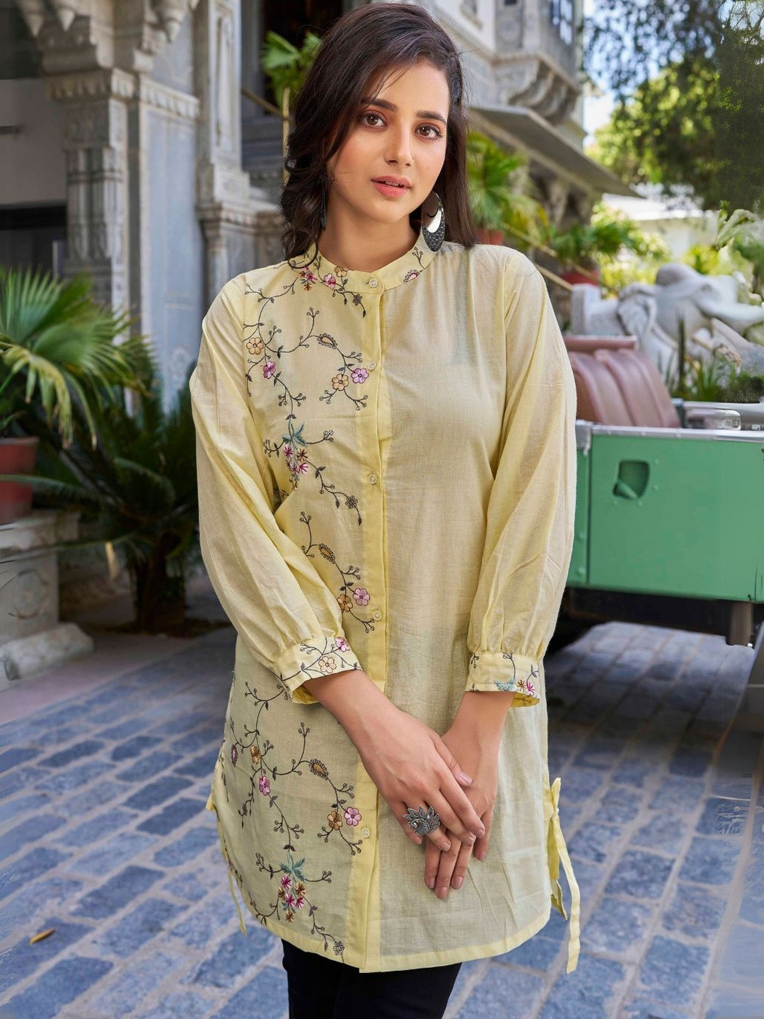 KALINI Floral Embroidered Thread Work Pure Cotton Kurti