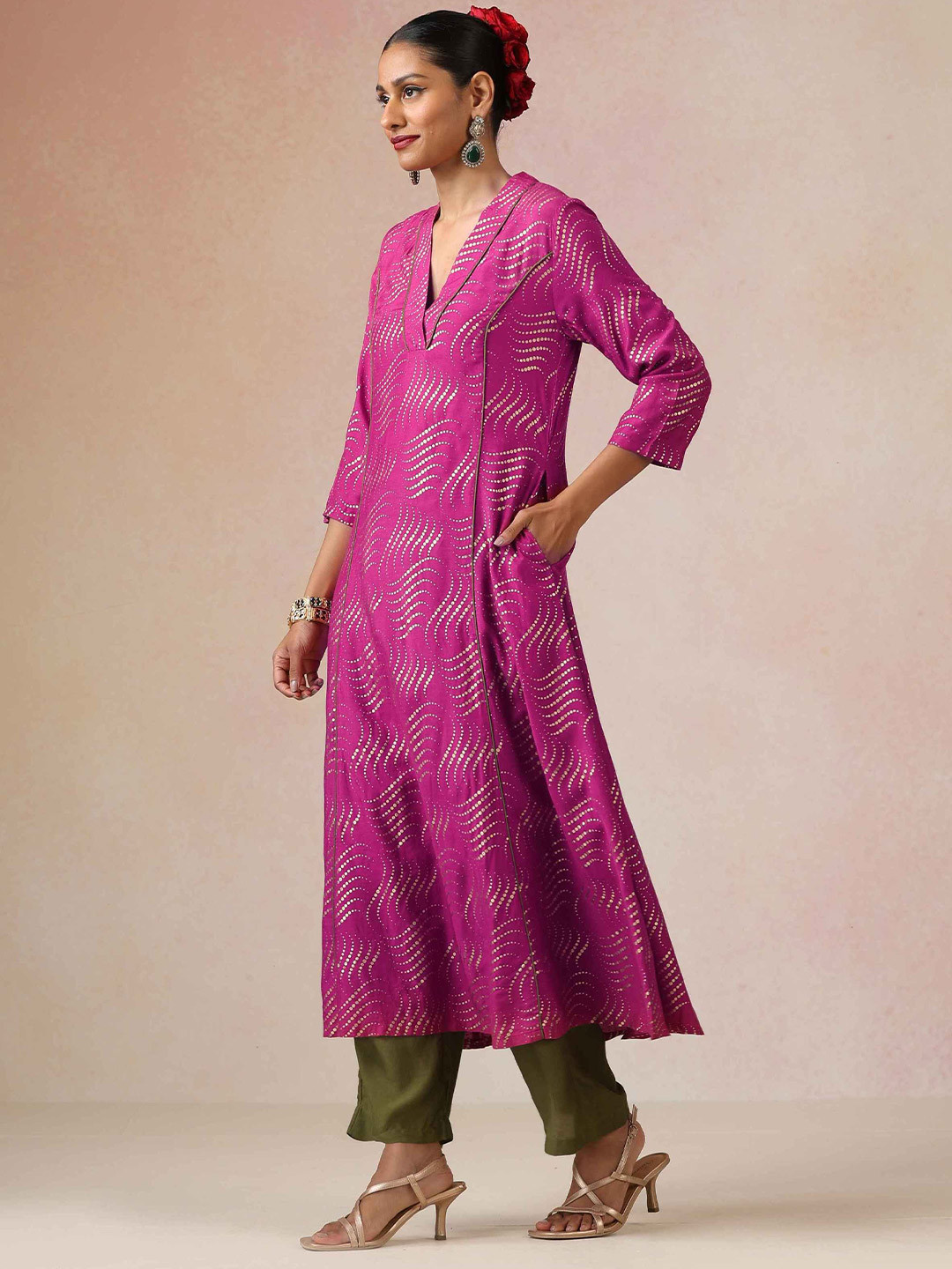 trueBrowns Women Pink Geometric Printed A-Line Kurta with Trousers Silk Set