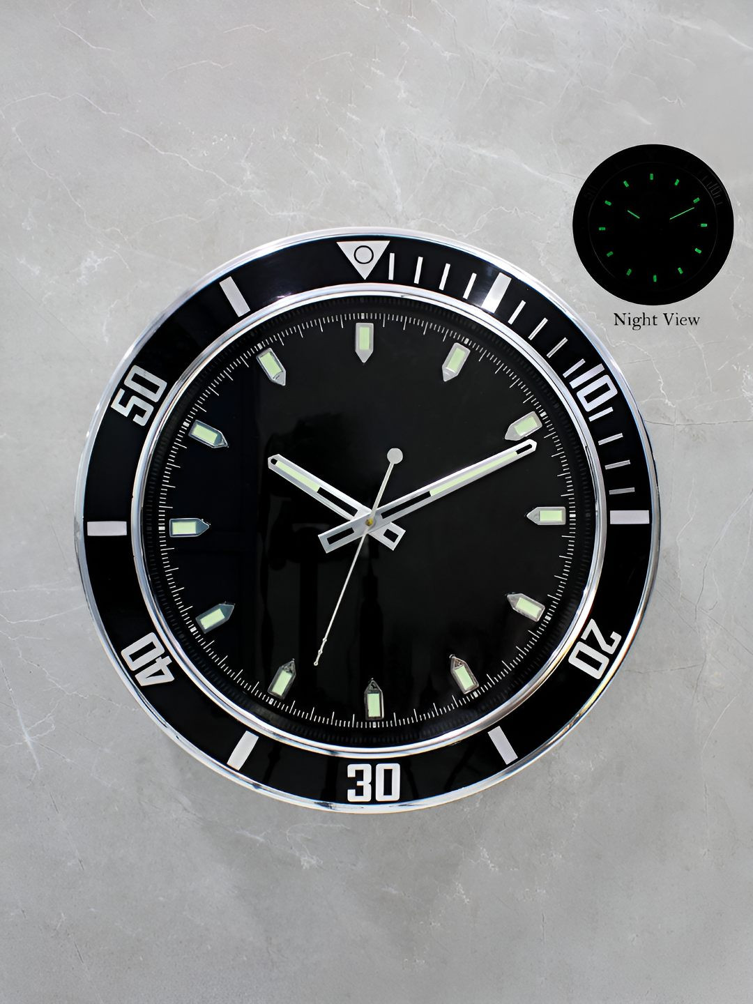 RANDOM Unisex Black & Silver-Toned Solid Round Traditional Premium Wall Clock