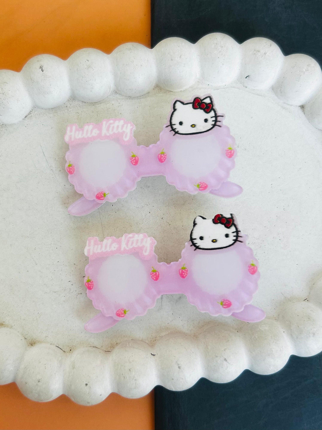 Radhya Accessories Women Set of 2 Cartoon Tic Tac Hair Clip