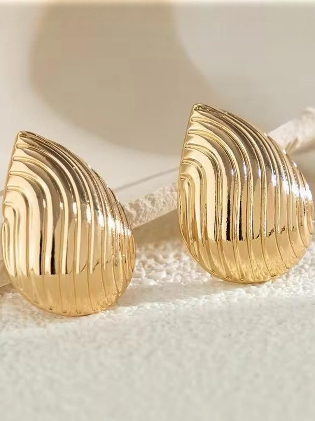 MADDY SPACE Stainless Steel Gold-Plated Anti-tarnish Teardrop Shaped Studs
