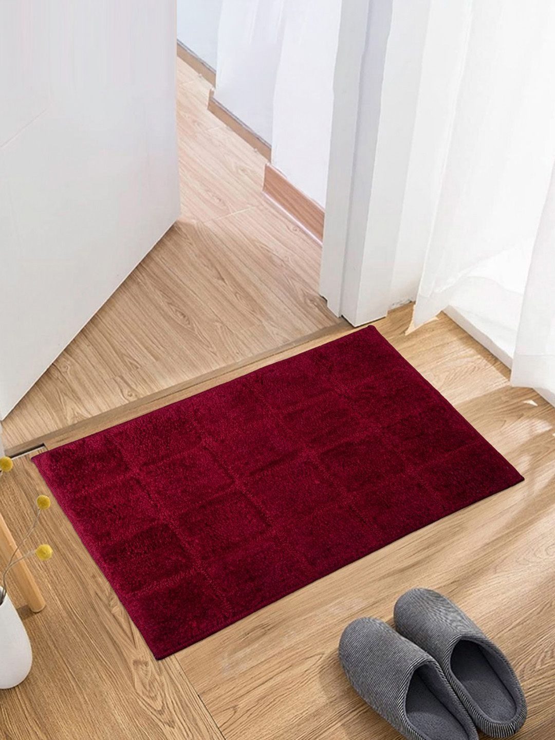 Aura Maroon Checked Anti-Skid Velvet Doormat