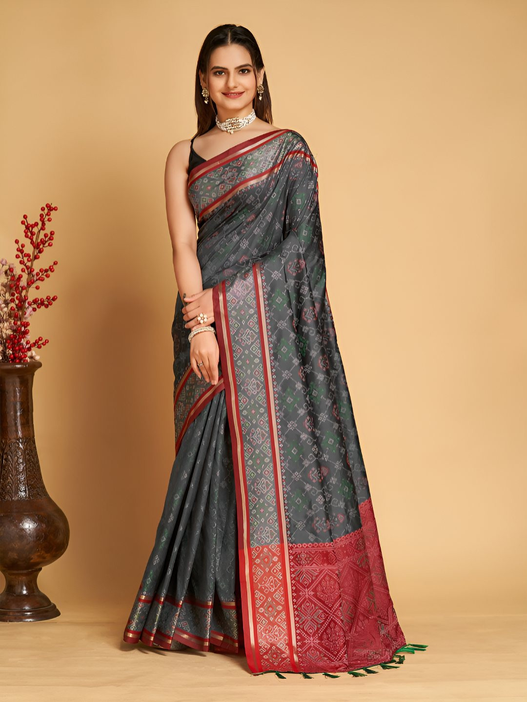 OFLINE SELECTION Geometric Printed Zari Patola Saree