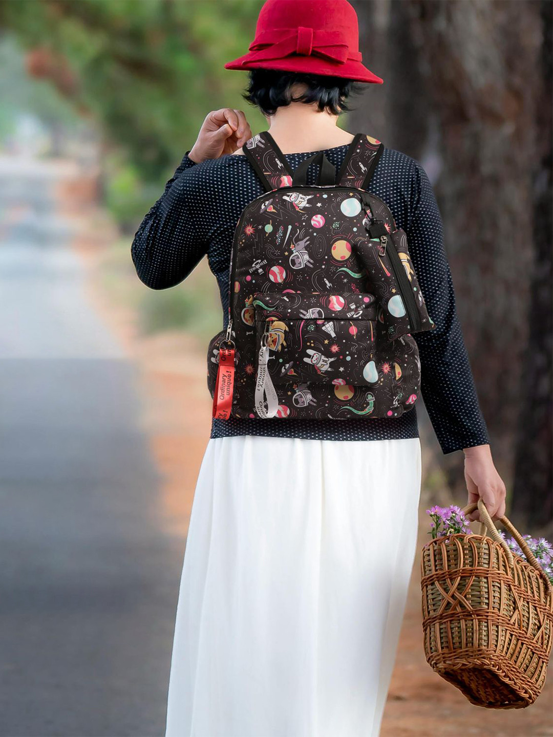 CASASTORE Women Graphic Backpack with Daisy Chains