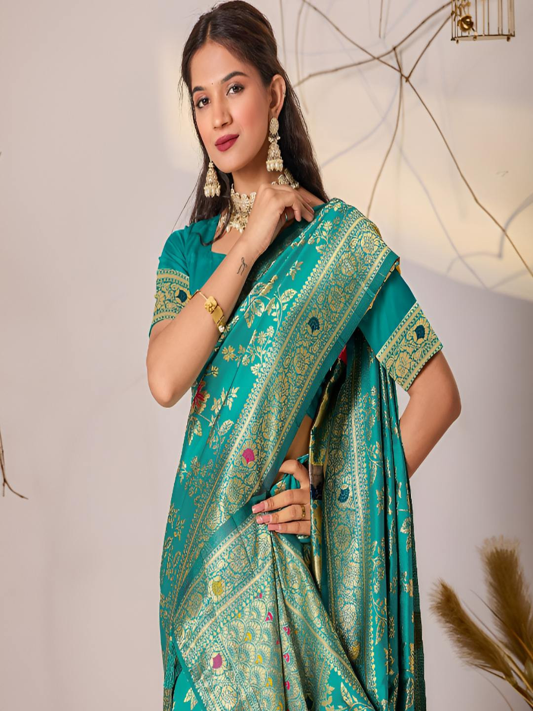 TINA FASHION Floral Woven Design Zari Banarasi Saree