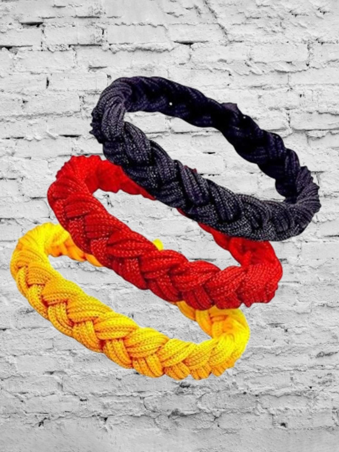 DN ENTERPRISES Unisex Set of 3 Thread Wraparound Bracelets