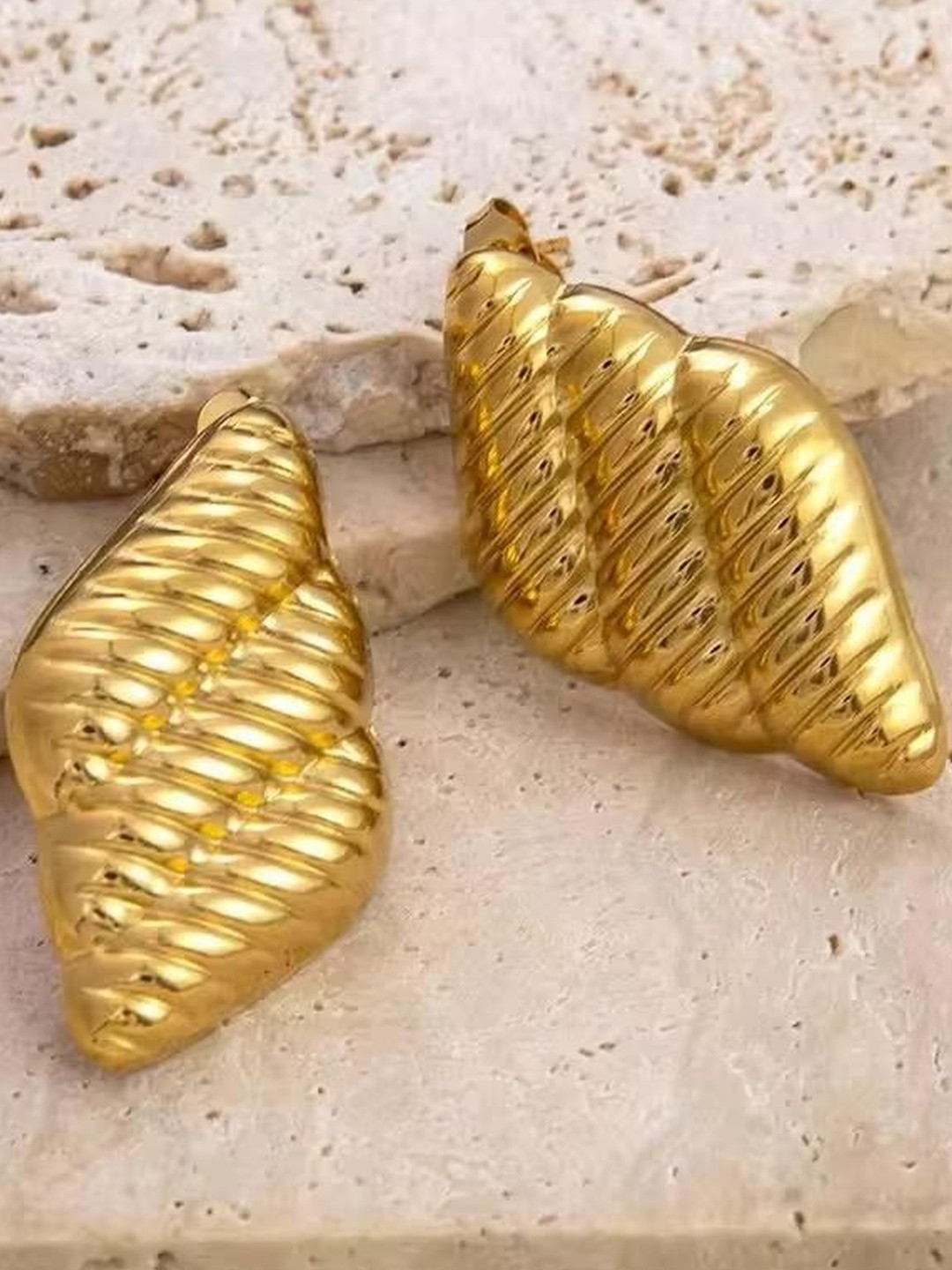 TANLOOMS Women Gold Contemporary Anti-Tarnish Studs Earrings