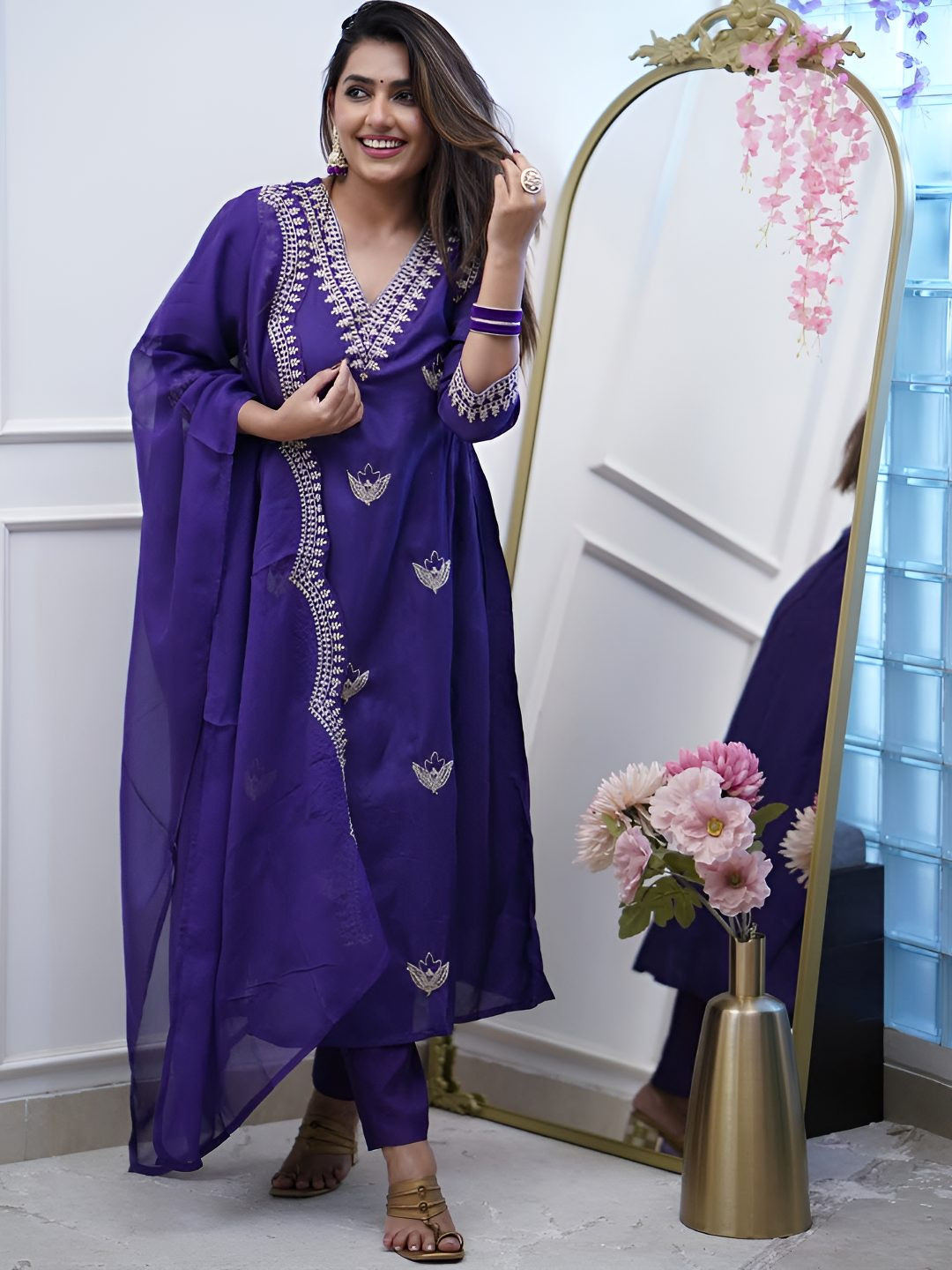 HIRAPARA ENTERPRICE Women Ethnic Motifs Embroidered Regular Sequinned Chanderi Silk Kurta with Trousers &