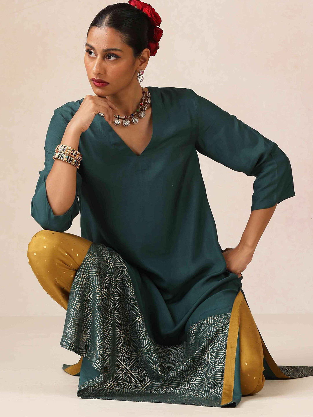 trueBrowns Women Dark Green Gold Foil Print Muslin Silk Kurta Set