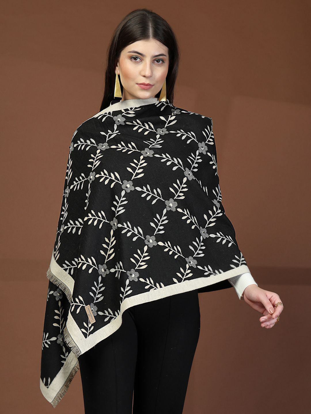 Mafadeny Elegant Printed Stole with Floral Pattern