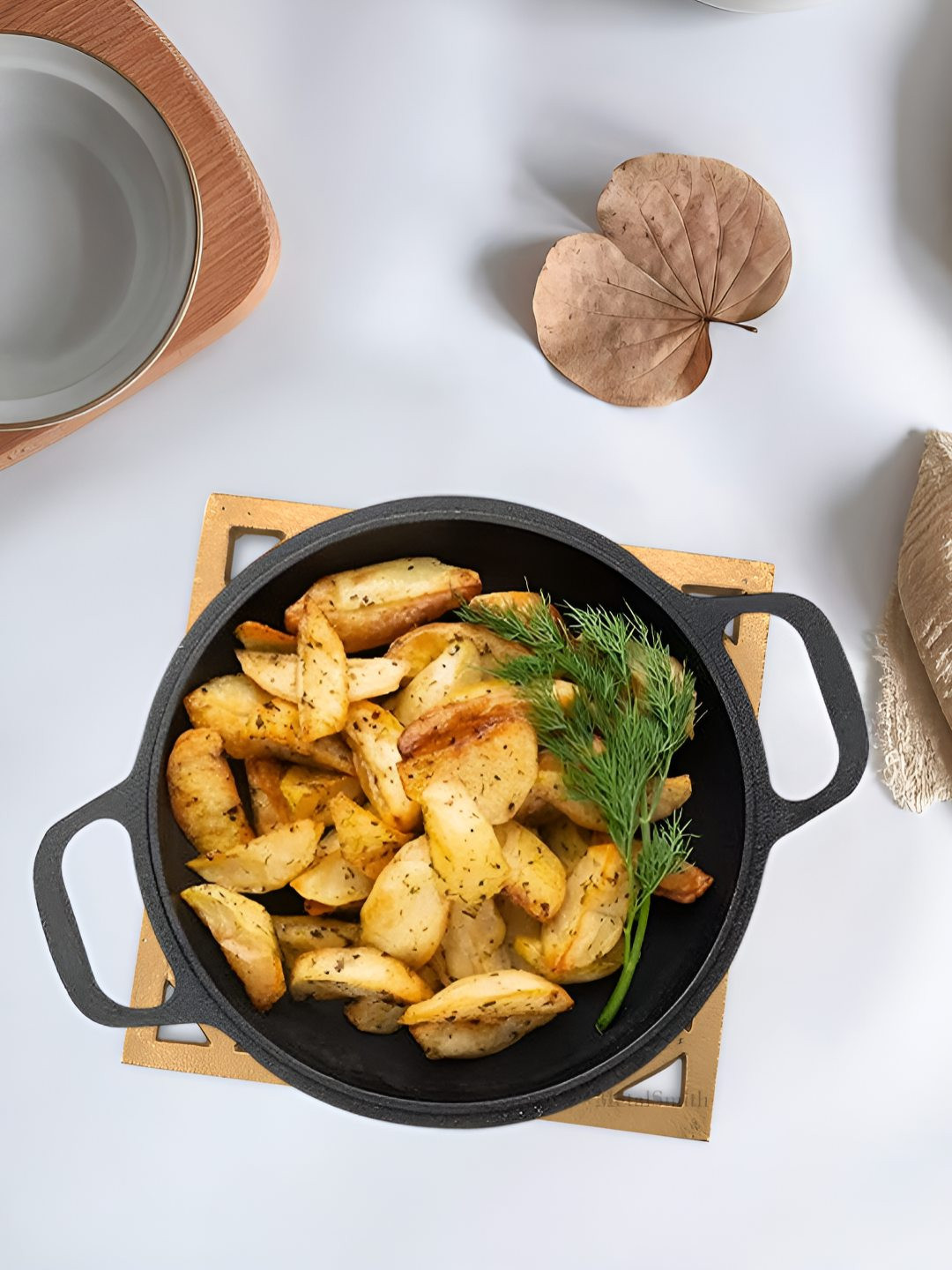 Metalsmith Gold-Toned Aluminium Trivet