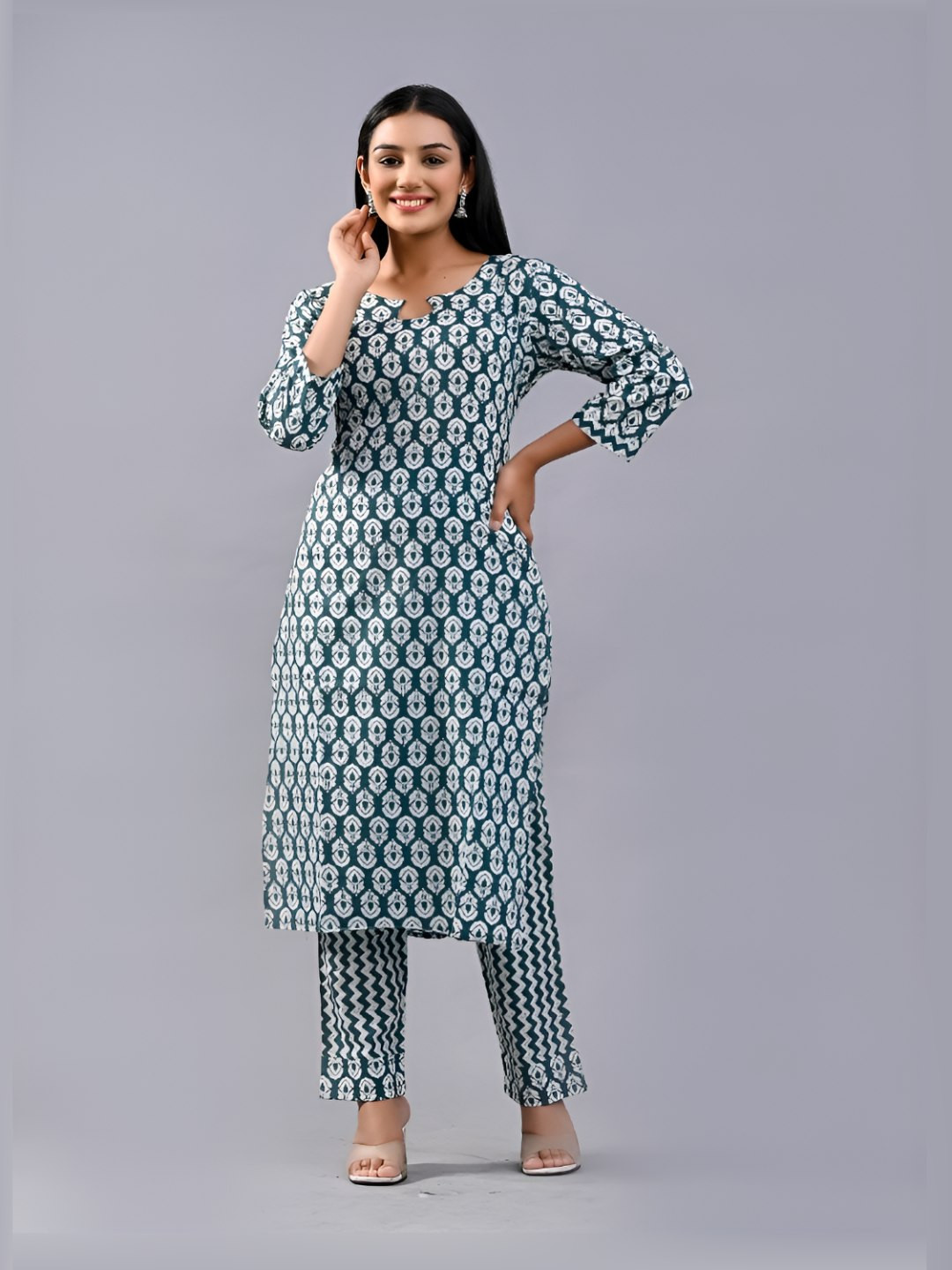 MARURANG Women Geometric Printed Pure Cotton Kurta with Trousers