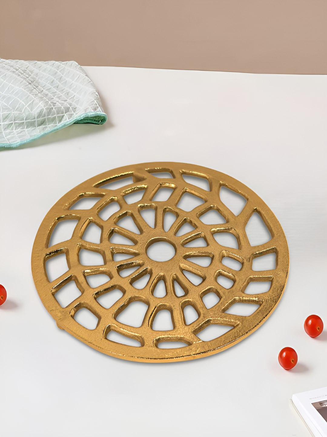 Metalsmith Gold-Toned Aluminium Trivet