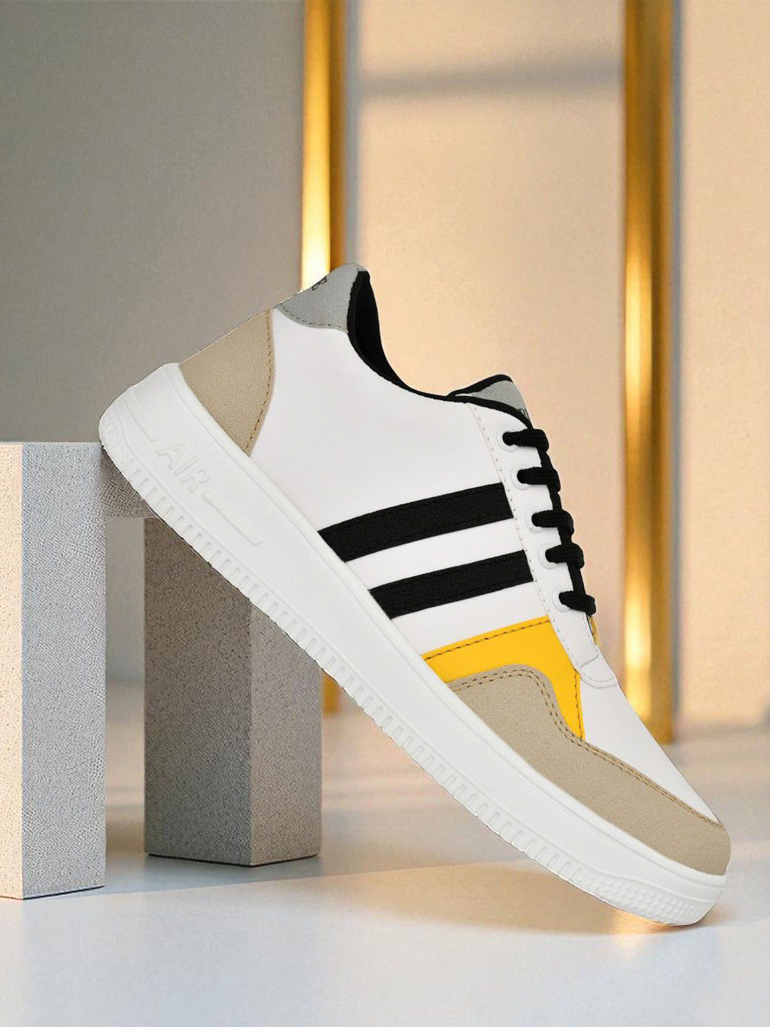 Eristine Men Versatile Striped Sneakers