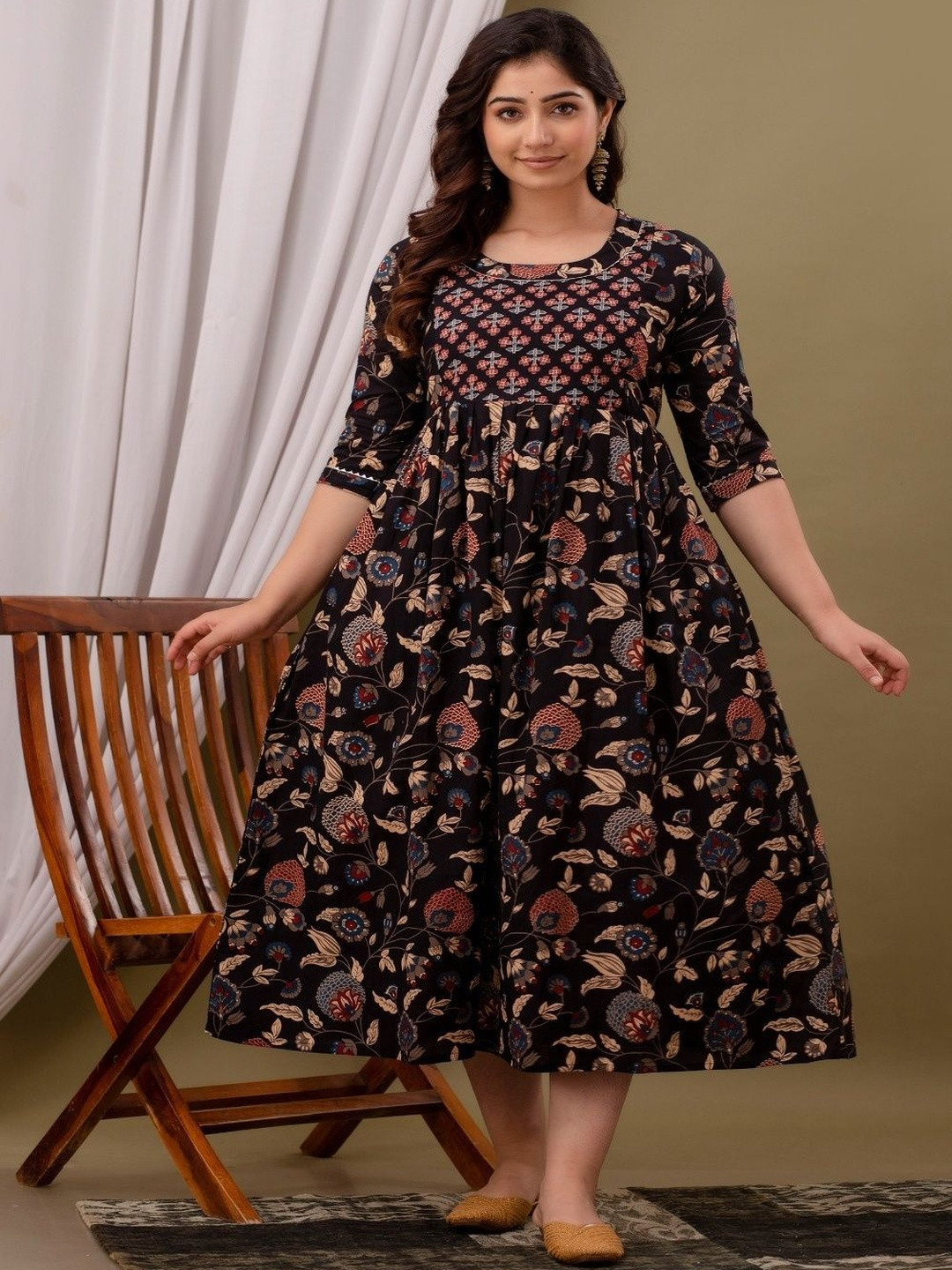 Style Heaven Women Black Pure Cotton Floral Printed Maternity Kurti