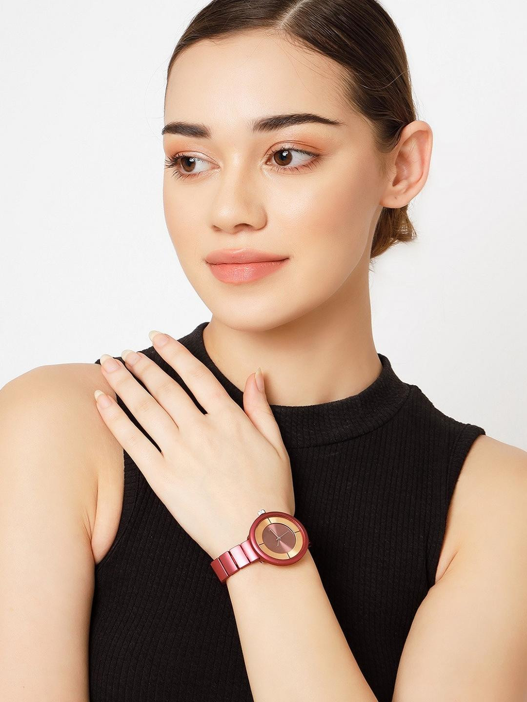 SZN Women Dial & Stainless Steel Straps Analogue Watch Mate bitDLSZNS