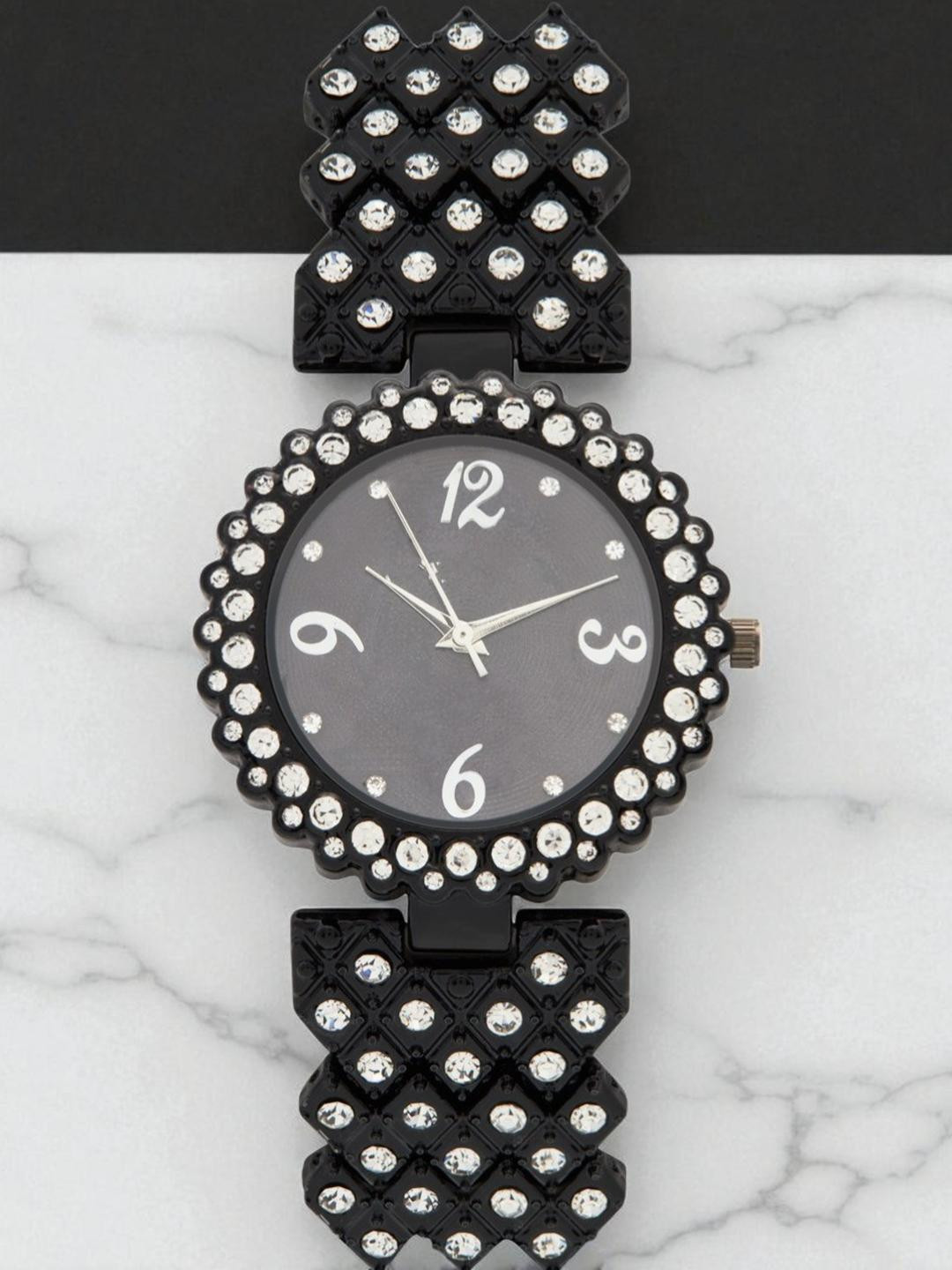 SZN Women Dial & Stainless Steel Straps Analogue Watch Dollar BlackDLSZNS