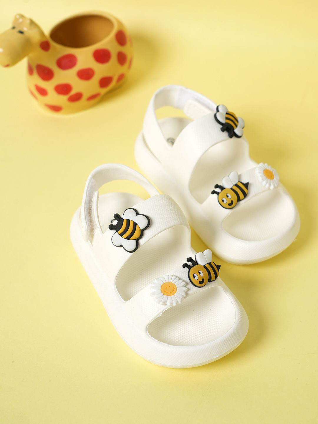GLISSERS Kids Unisex bee and daisy EVA Sandals