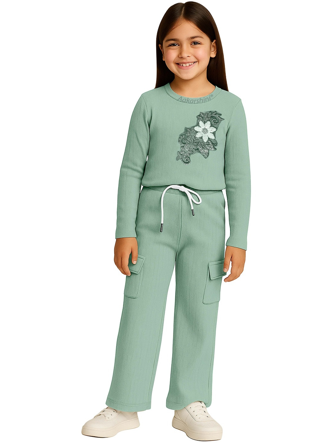 Aakarshini Girls Green T-shirt With Pyjamas Clothing Set