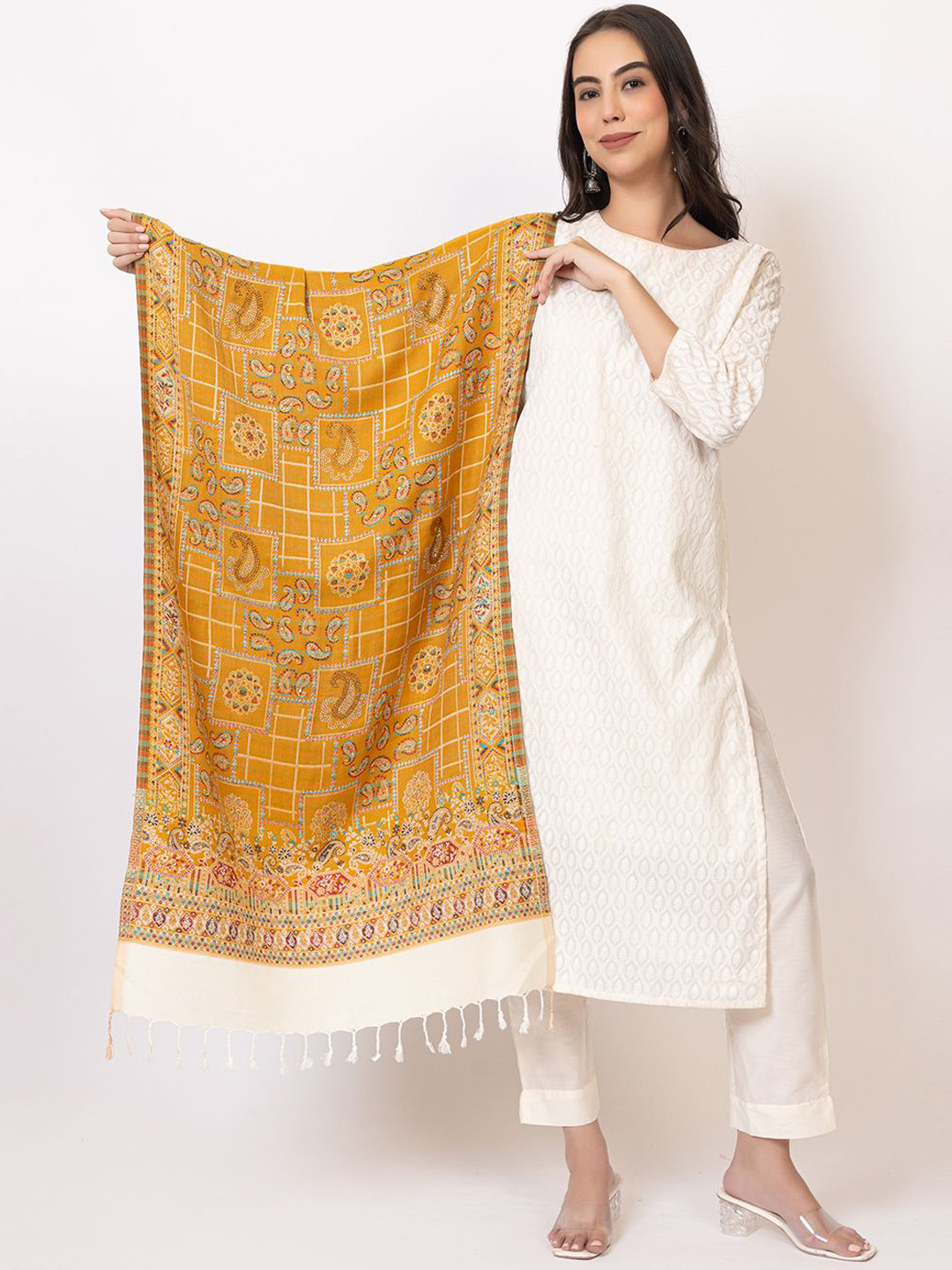 PYRO SPIRIT Paisley Embroidered Shawl With Thread Work