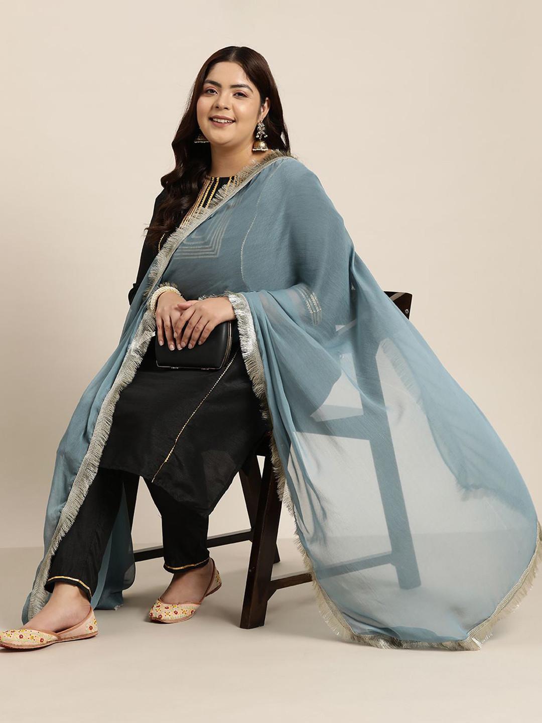 Varanga Women Solid Taping Daily Dupatta