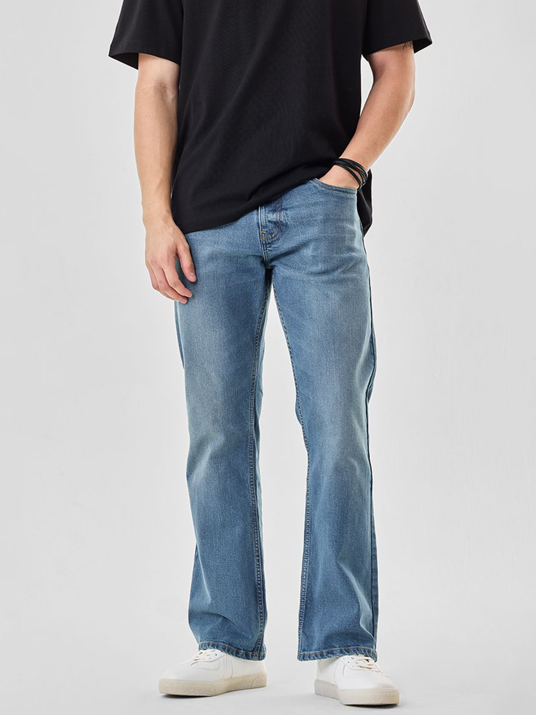 Snitch Men Bootcut Low-Rise Light Fade Cotton Stretchable Jeans