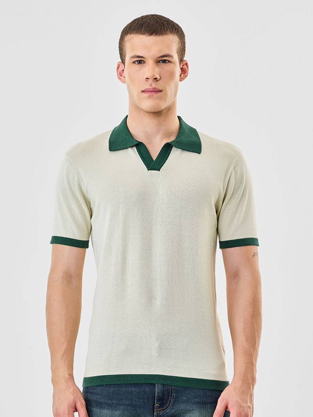 Snitch Men Light Green Solid T-Shirt