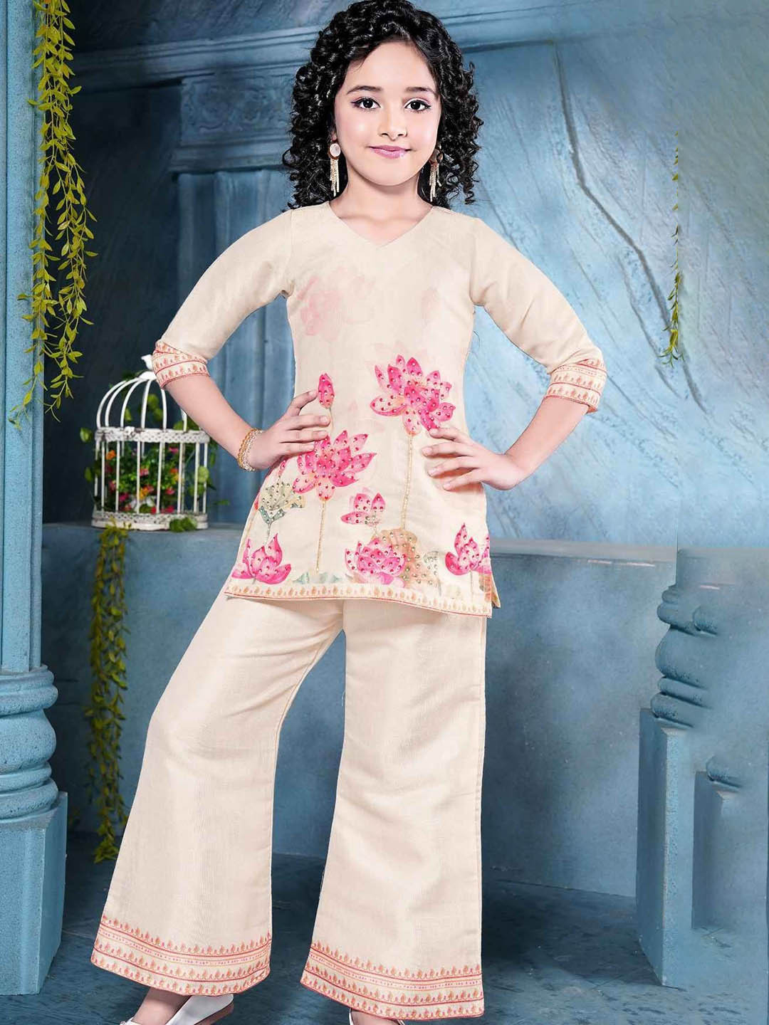 Lagorii Girls Floral Printed V-Neck Beads and Stones Straight Kurti With Palazzos