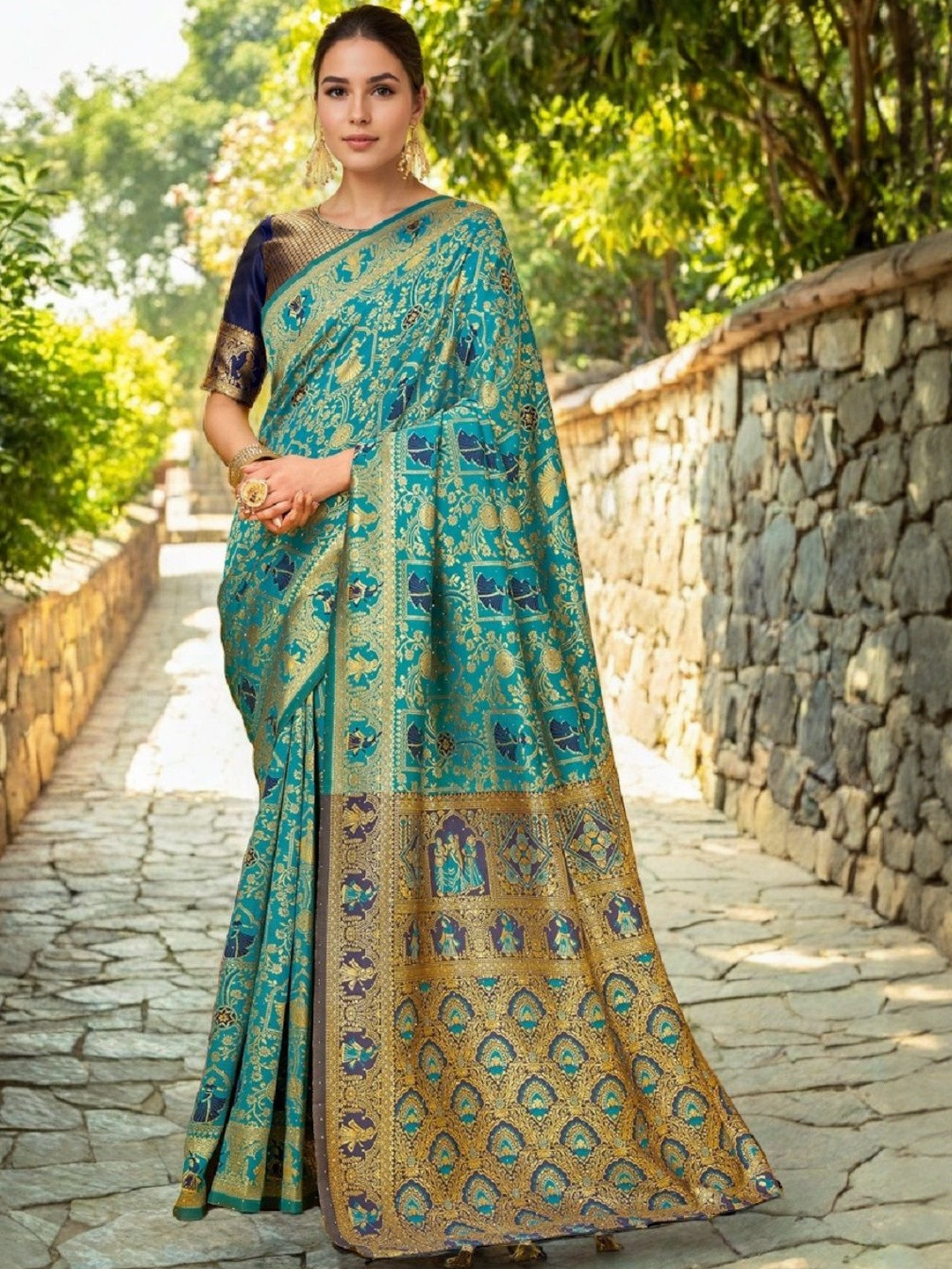Suha Women Blue Art Silk Ethnic Banarasi Sarees With Blouse Piece