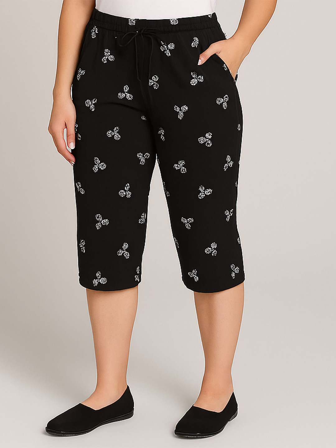 SANDPIPER Women Floral Printed Capris