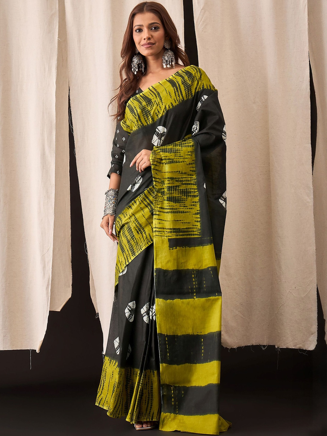 Moda Rapido Women Black Pure Cotton Designer Block Print Saree