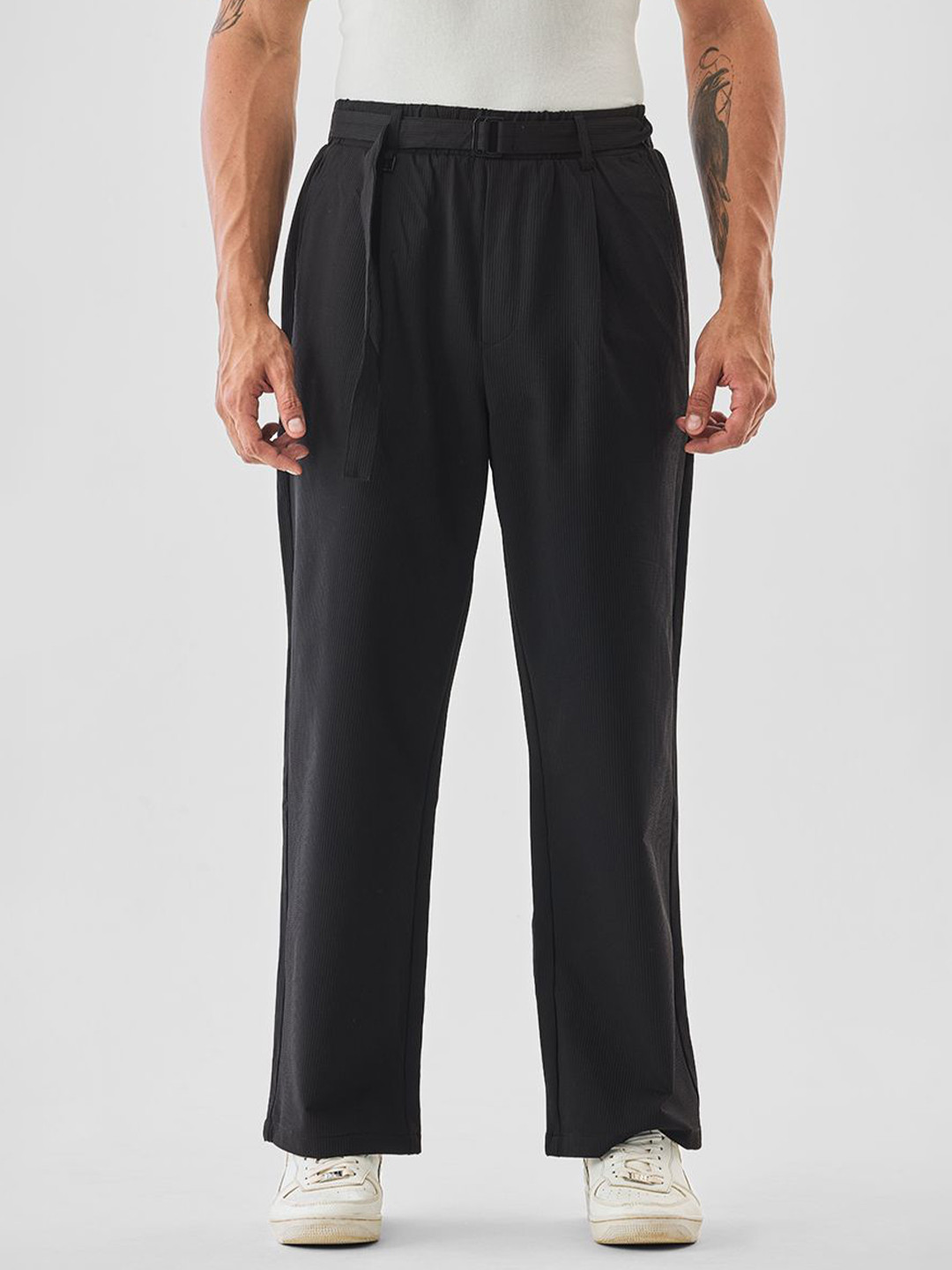 Snitch Men Black Mid-Rise Relexed Fit Trouser