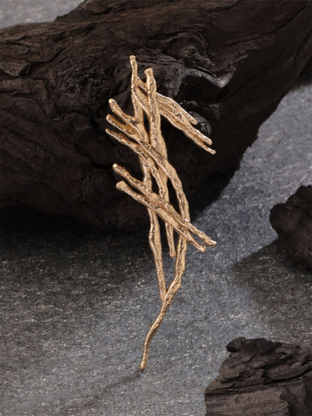 COSA NOSTRAA Gold-Toned Plated Golden Strokes Brass Brooch