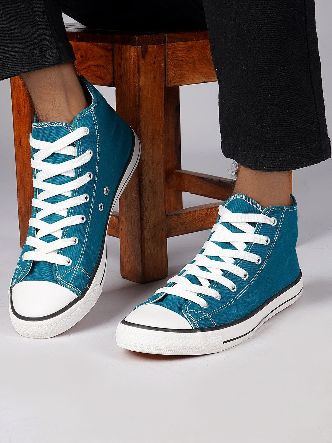 Roadster Men Sea Green Solid Canvas Sneakers