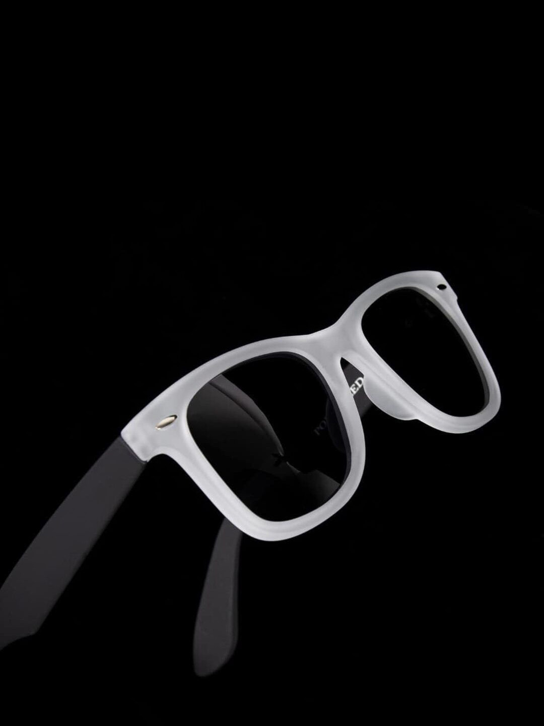 CLIENTALE Unisex Polarised And UV Protected Square Sunglasses