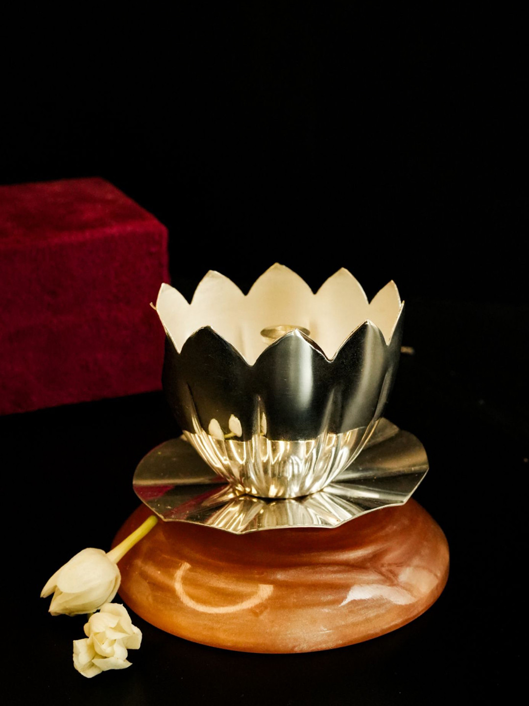 ArteCasa Silver Platted Shanti Deep