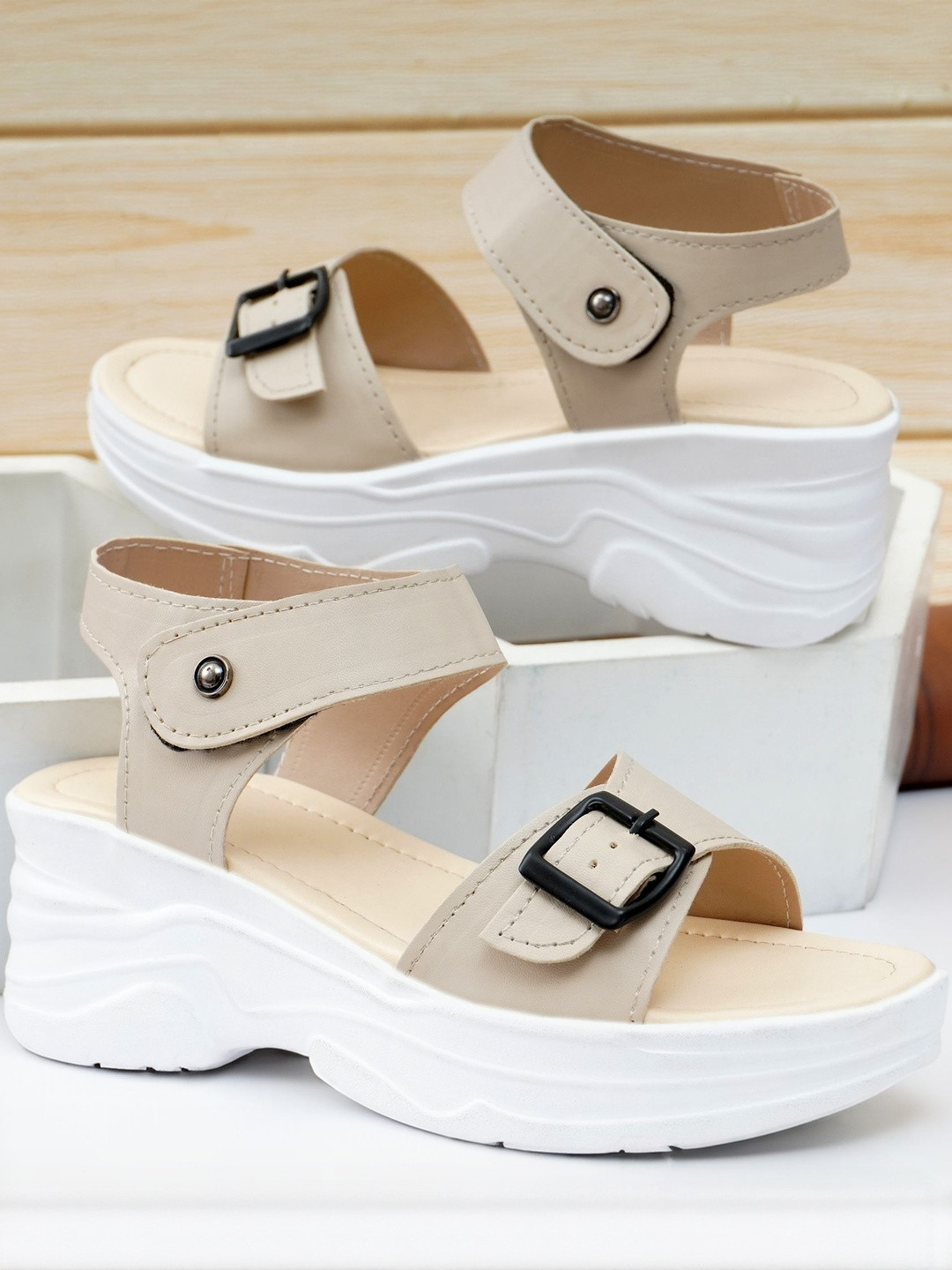 Shozie Kids Girls Cream Rubber Sole Comfort Sandals