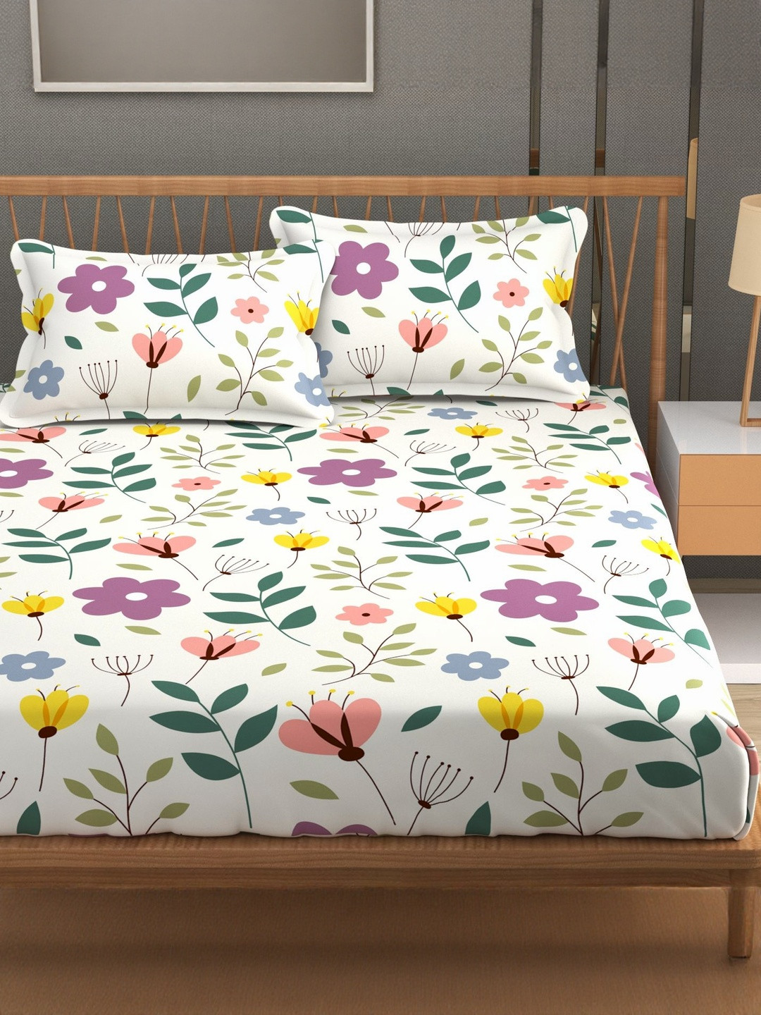 FURNOFY White & Pink Floral Skin-Friendly King Bedsheet with 2 Pillow Covers