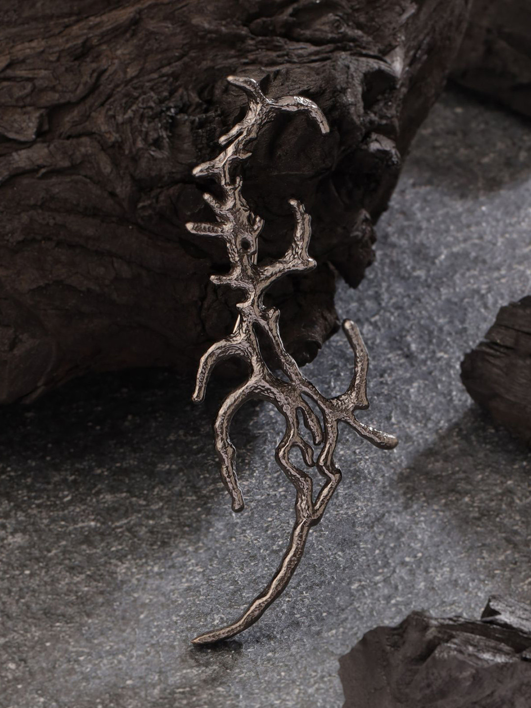 COSA NOSTRAA Men Smoky Strands Statement Brooch