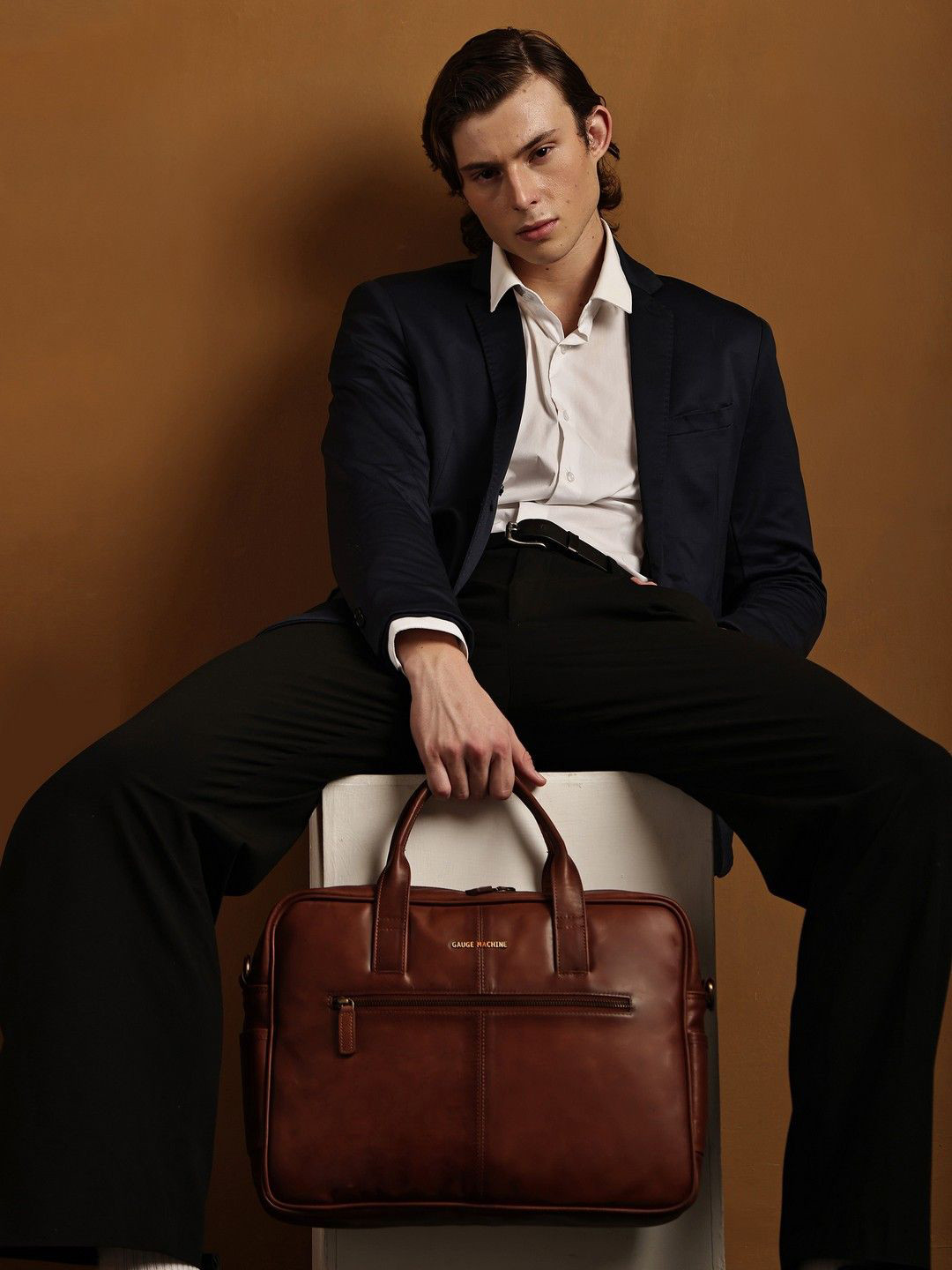 Gauge Machine Unisex Tan 16 inch Genuine Leather Laptop Bag with Adjustable Strap