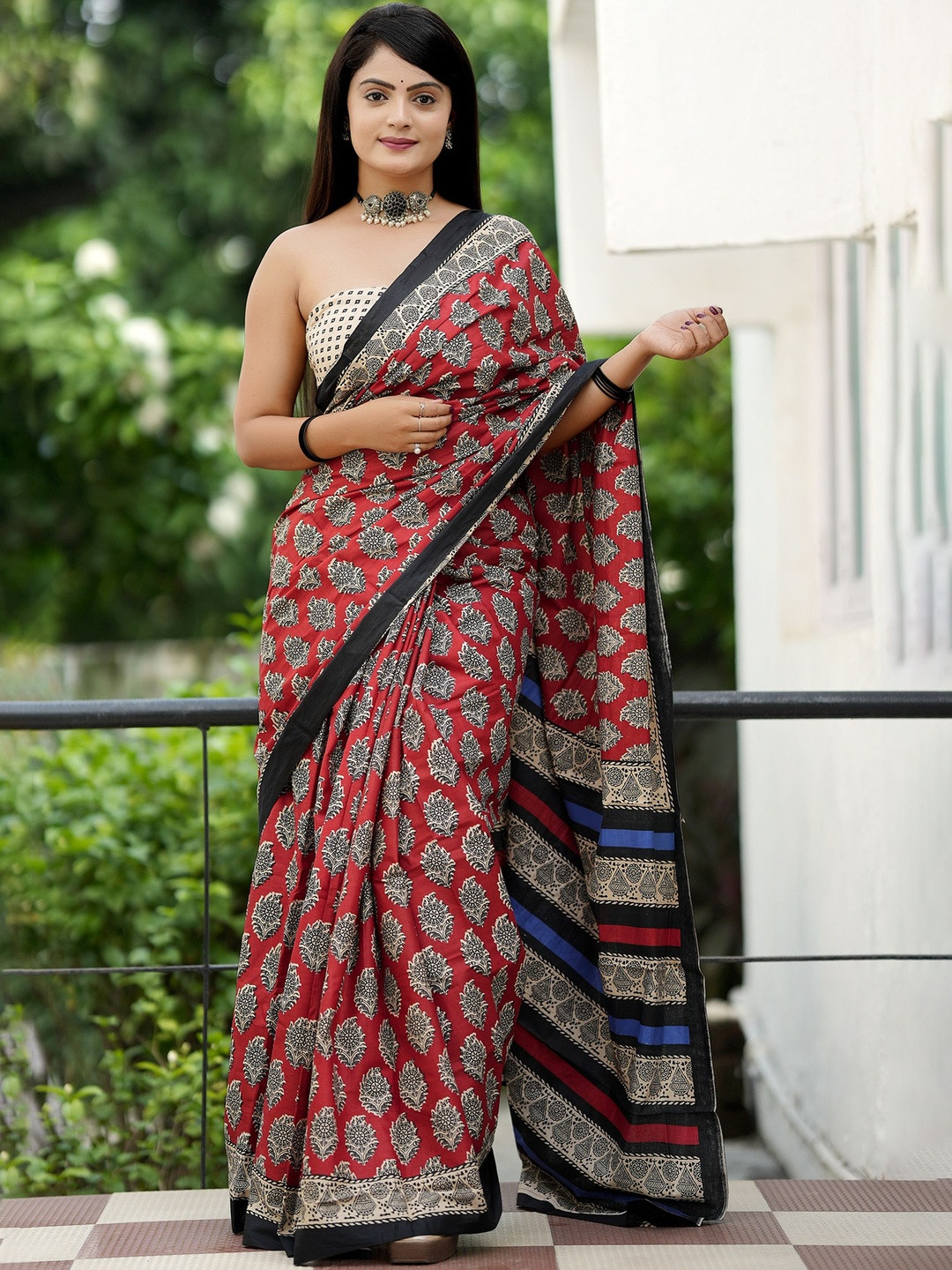 Anouk Women Red Batik Printed Pure Cotton Saree