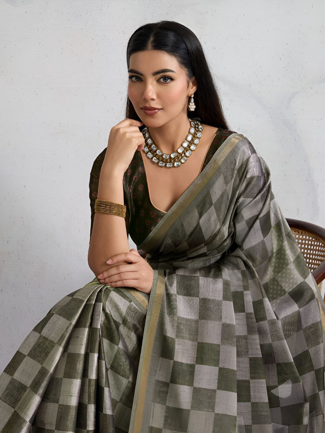 100 Dreams Checkered Woven Design Zari Border Saree