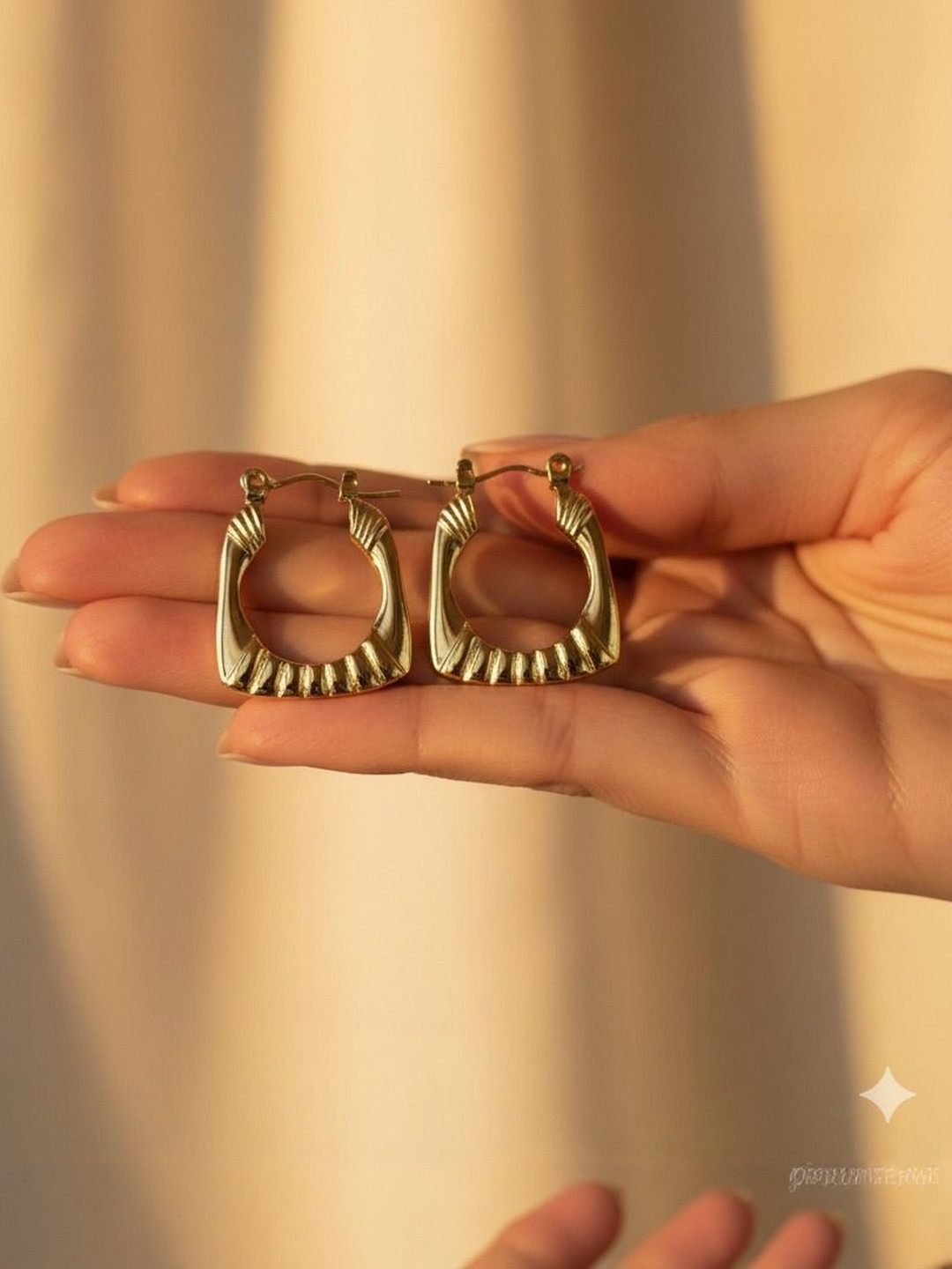 Chic Laddies Women Square Studs Earrings