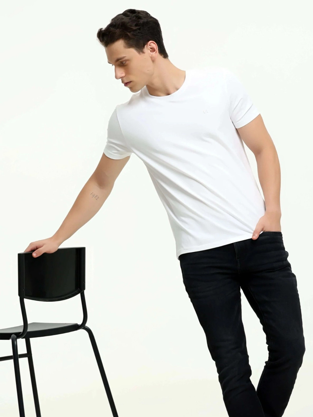 TURMS Men Solid Crew Neck Half Sleeves Stain And Water Repellent Cotton Tshirt